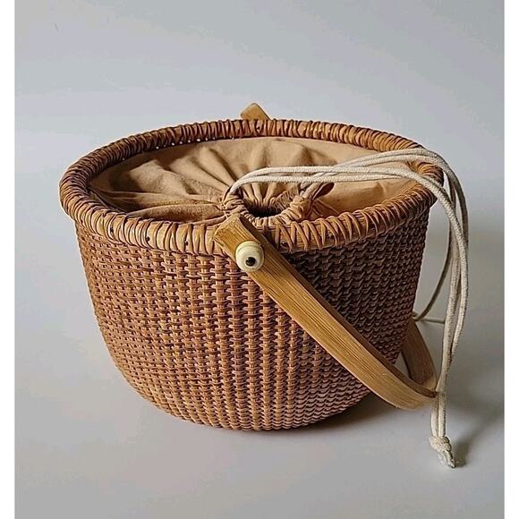 Vintage Nantucket Lightship Lined Woven Wicker Handled Basket 10" Cottagecore - Picture 4 of 16